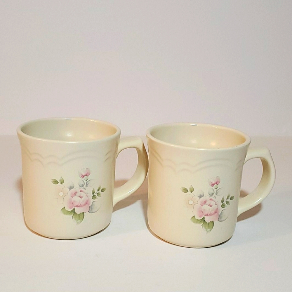 Pfaltzgraff tea rose set of 2 mugs